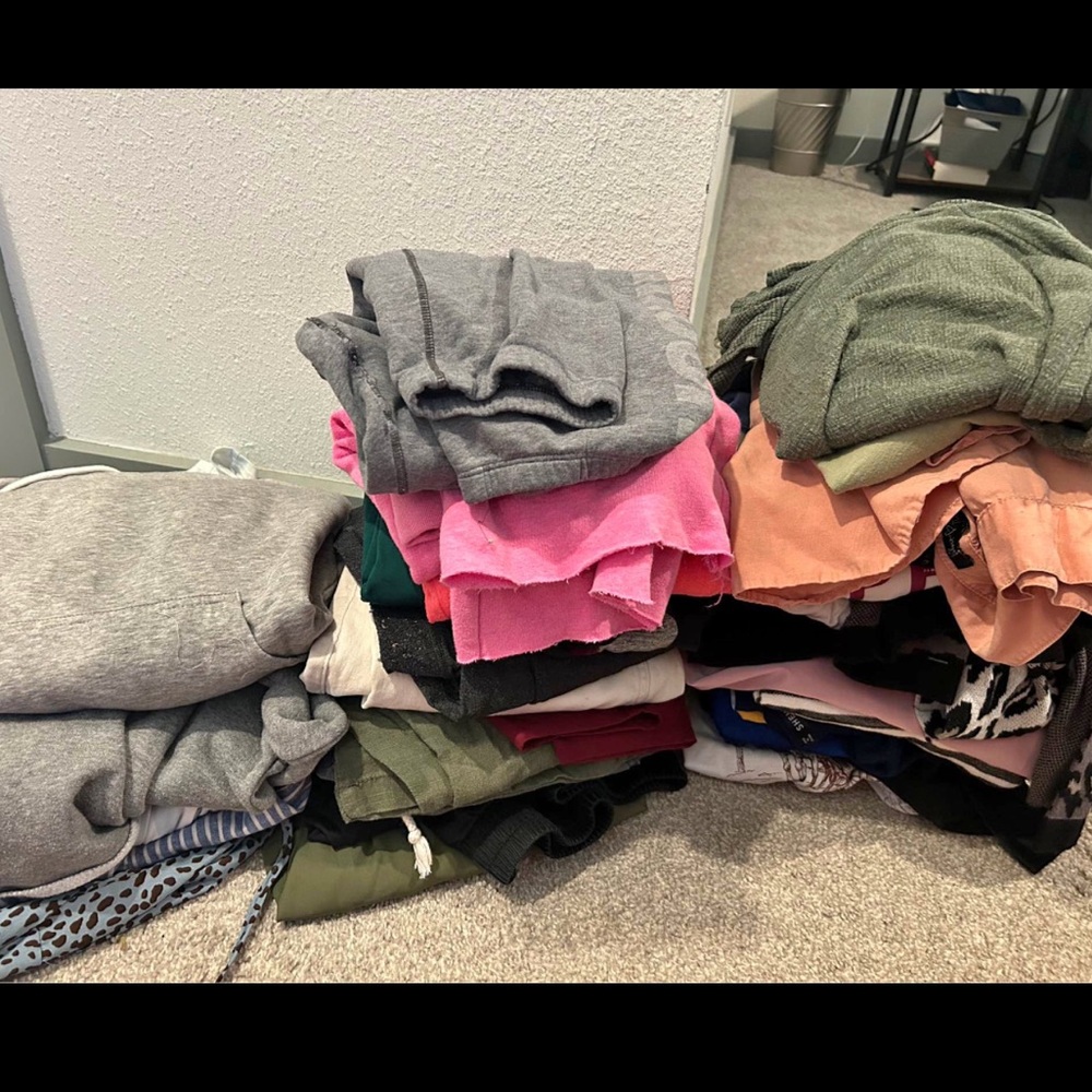 Mystery box of designer Mixed Women's Clothing Bundle - Assorted Colors - Picture 4 of 4